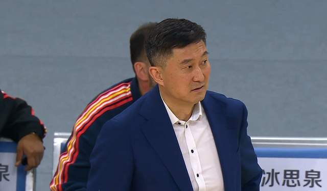 500.com-广东遭豪门3杀，杜锋无奈，双外援尽力，他仨凑合，他俩拖了后腿